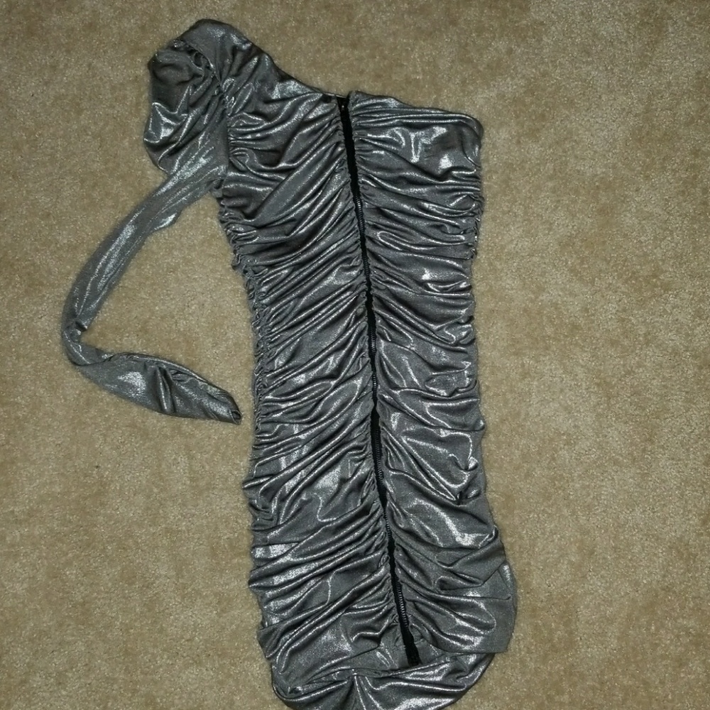 Dress - Picture 3 of 4